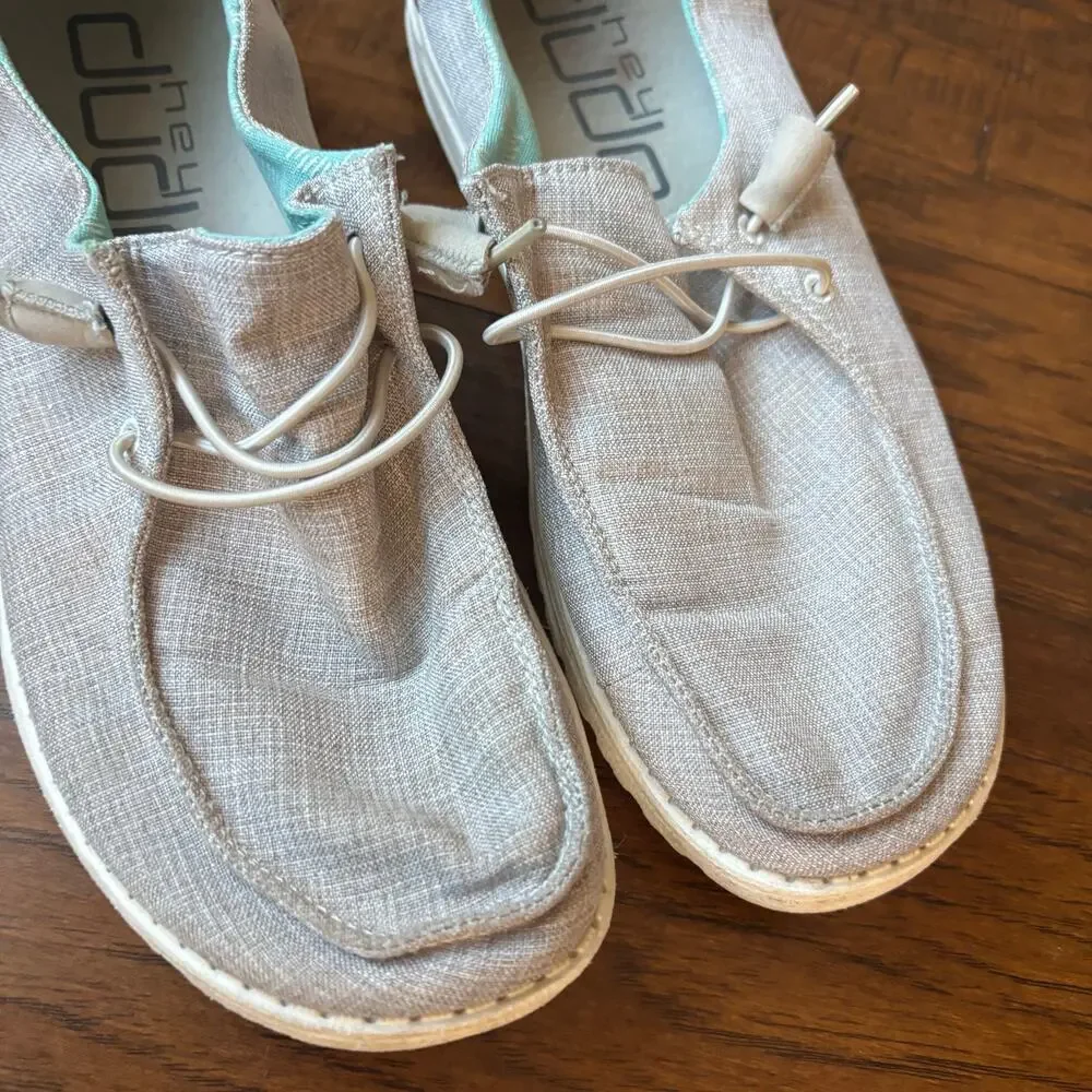 Hey Dude Women’s Wendy Sox Boat Shoes Sz 8 Chambray Beige Slip On